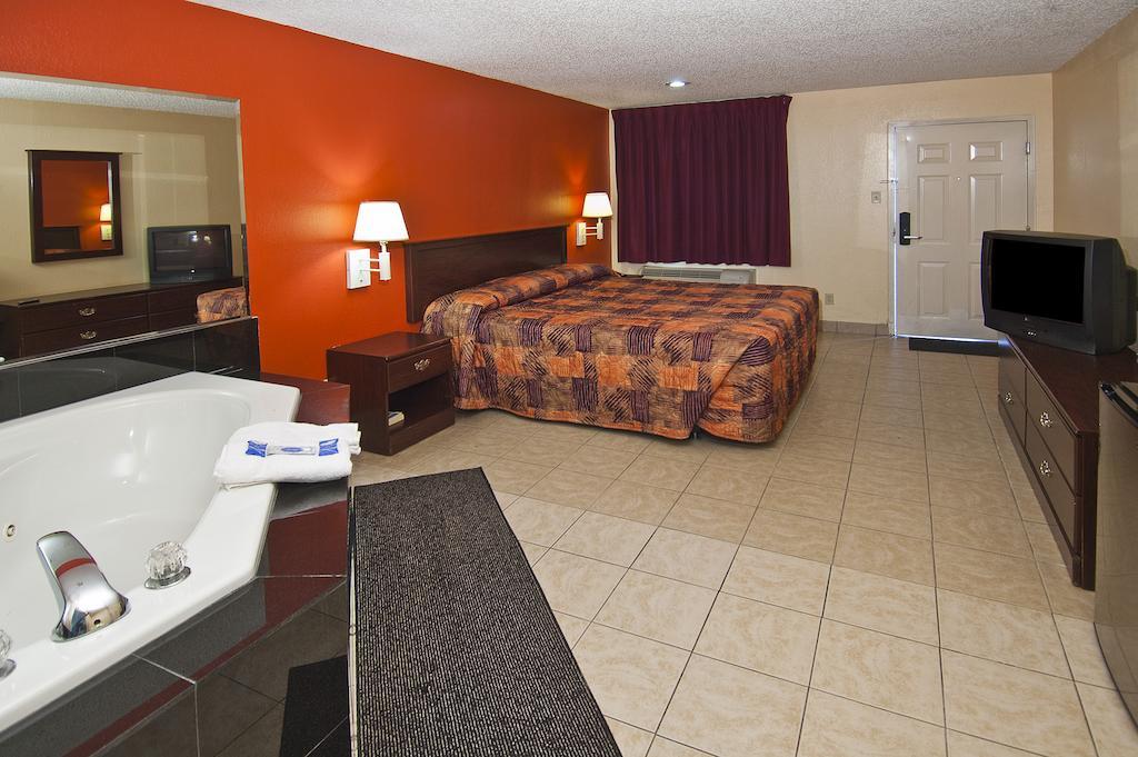 Executive Inn Groves Zimmer foto